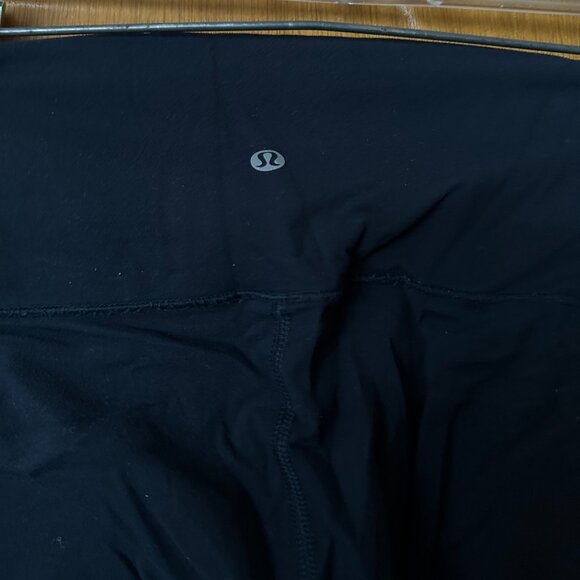 LULULEMON High-Waisted Capri Leggings - Picture 3 of 3